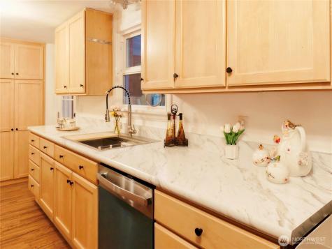 6513 Spencer Lane Clinton WA 98236