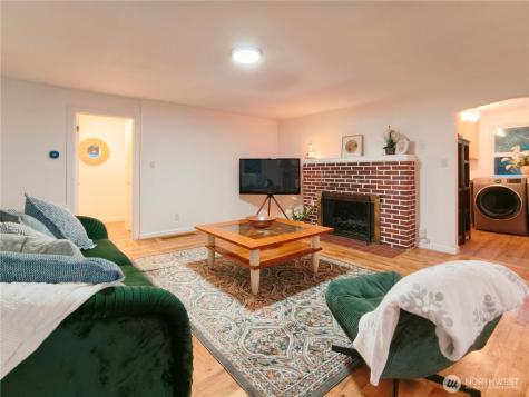 6513 Spencer Lane Clinton WA 98236