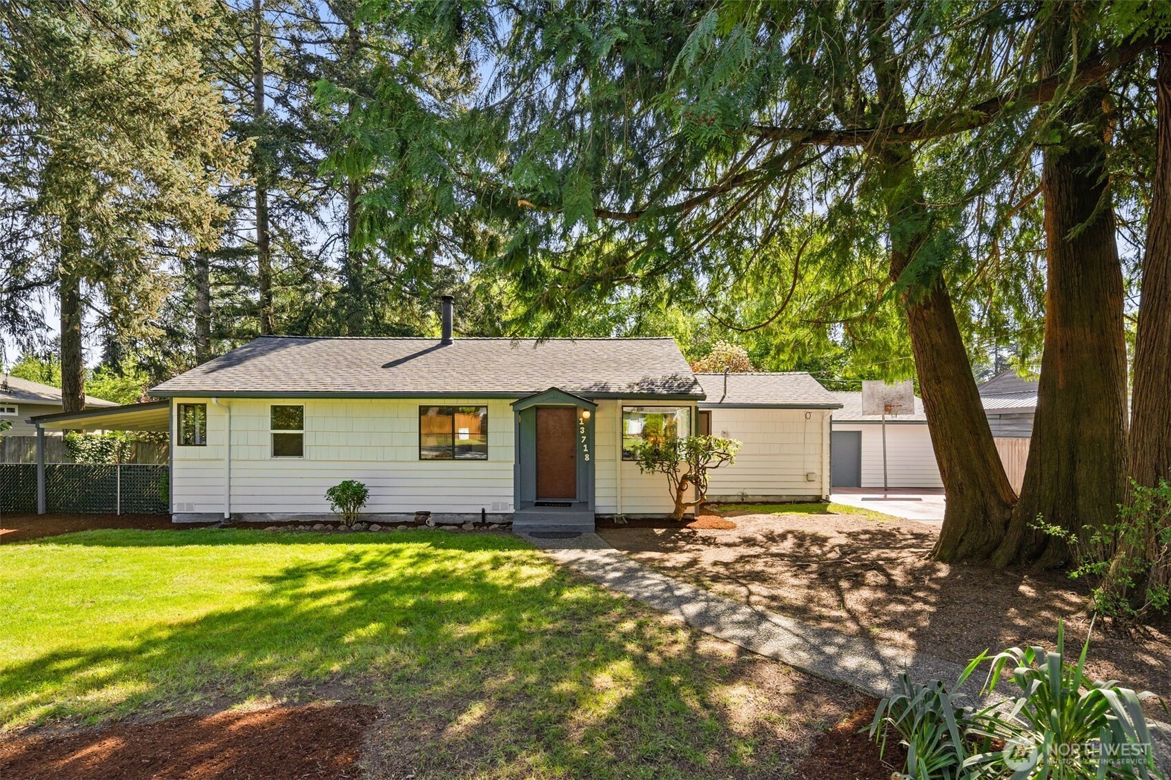 13718 27th Ave NE Seattle WA 98125