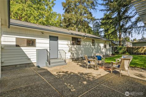 13718 27th Ave NE Seattle WA 98125