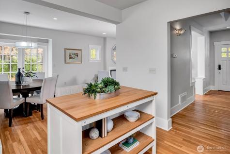 832 NW 63rd Street Seattle WA 98107