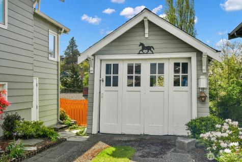 2719 Nob Hill Avenue N Seattle WA 98109