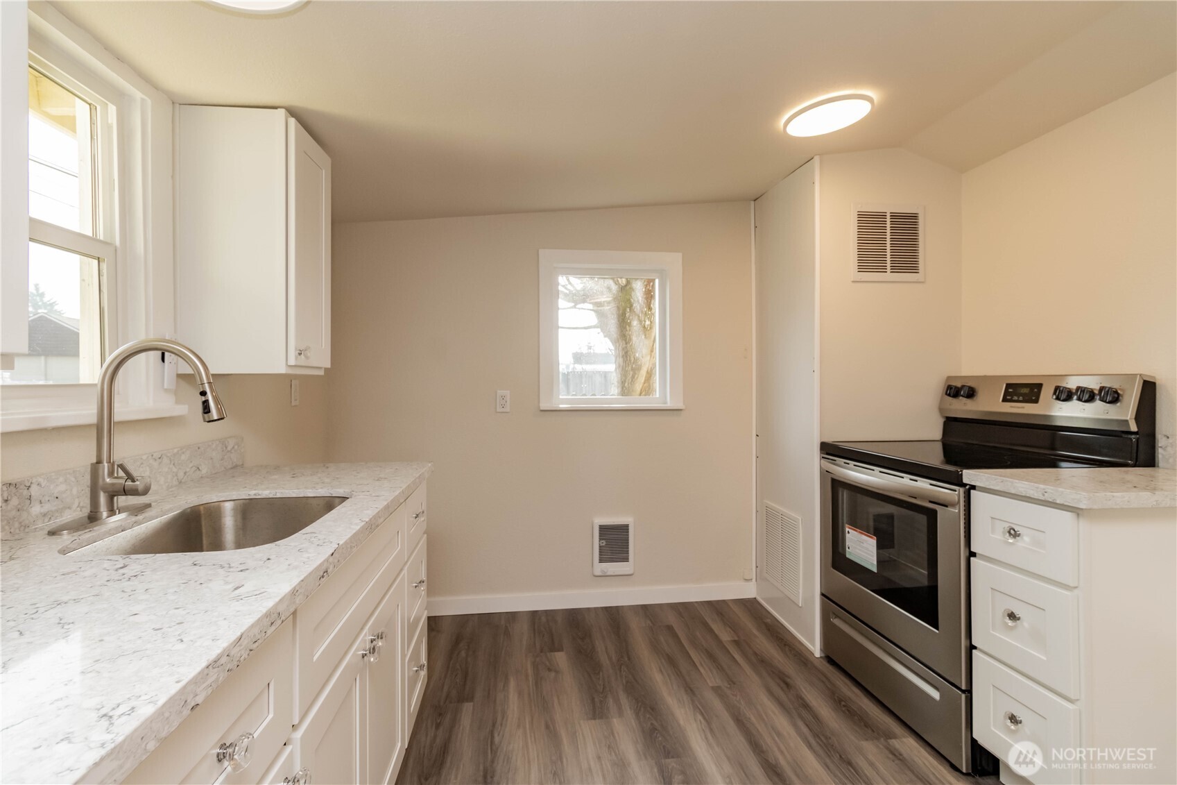 6645 S Oakes Street Tacoma WA 98409