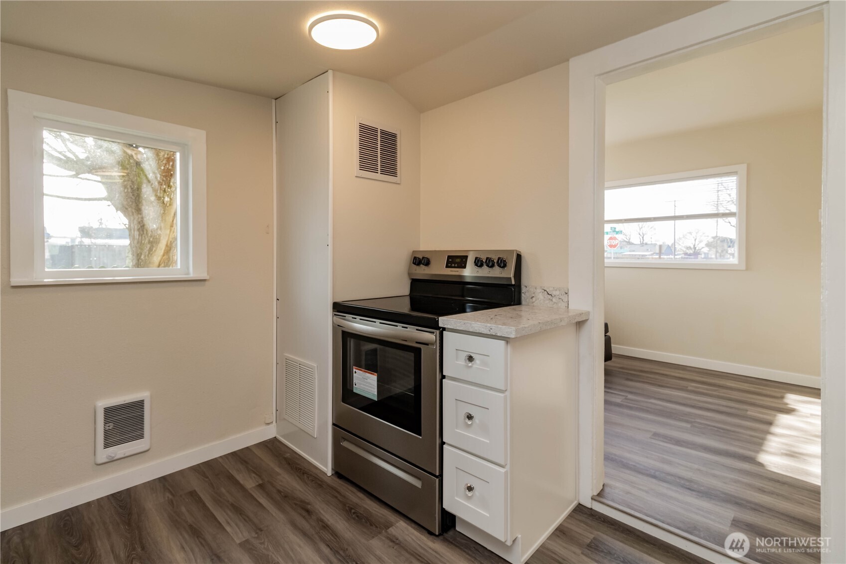 6645 S Oakes Street Tacoma WA 98409