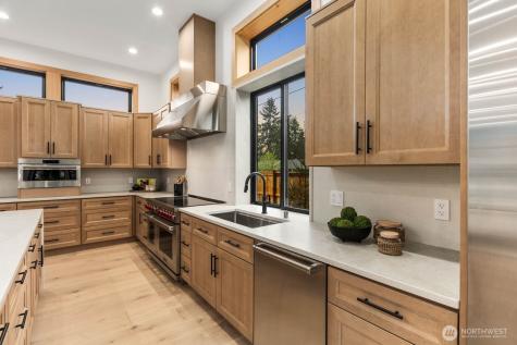 1207 145th Avenue SE Bellevue WA 98007