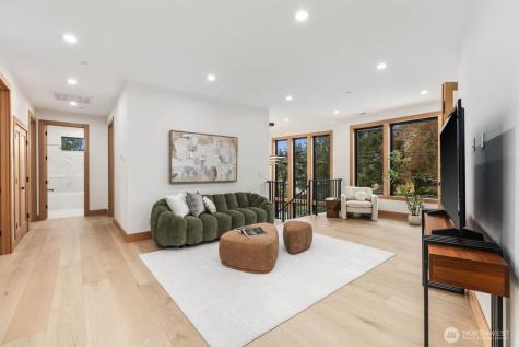 1207 145th Avenue SE Bellevue WA 98007