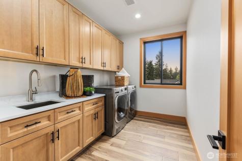 1207 145th Avenue SE Bellevue WA 98007