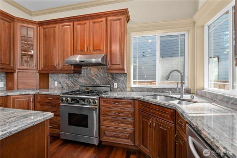 4131 153rd Ave Se, W Bellevue WA 98006
