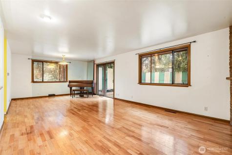 13758 Palatine Avenue N Seattle WA 98133