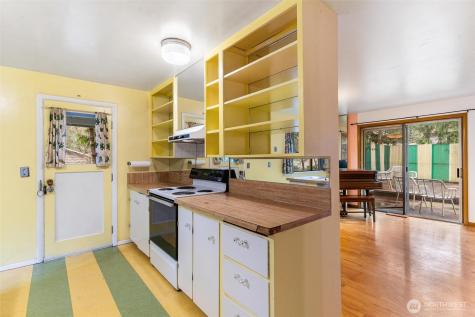 13758 Palatine Avenue N Seattle WA 98133