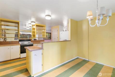13758 Palatine Avenue N Seattle WA 98133