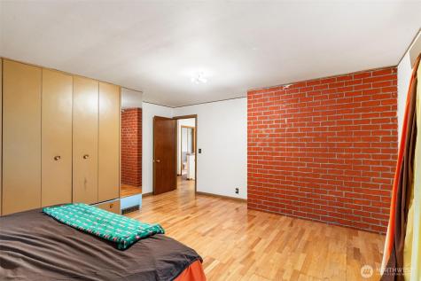 13758 Palatine Avenue N Seattle WA 98133