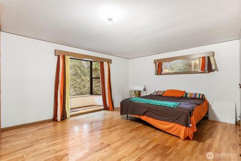 13758 Palatine Avenue N Seattle WA 98133