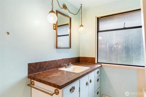 13758 Palatine Avenue N Seattle WA 98133