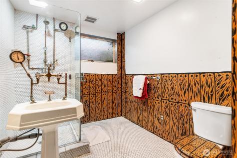 13758 Palatine Avenue N Seattle WA 98133