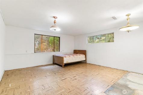 13758 Palatine Avenue N Seattle WA 98133
