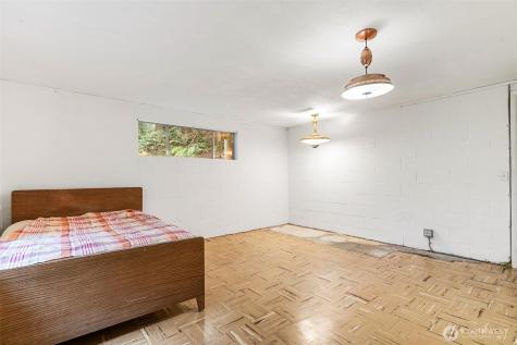 13758 Palatine Avenue N Seattle WA 98133