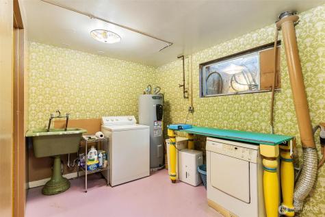 13758 Palatine Avenue N Seattle WA 98133