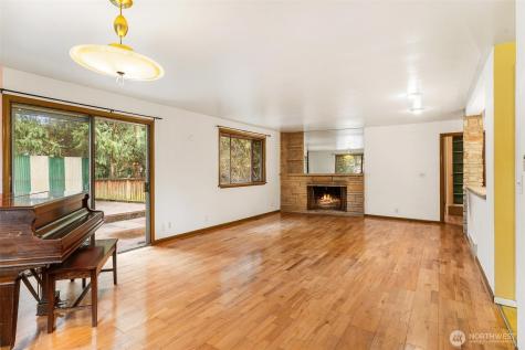 13758 Palatine Avenue N Seattle WA 98133