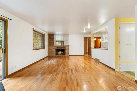 13758 Palatine Avenue N Seattle WA 98133
