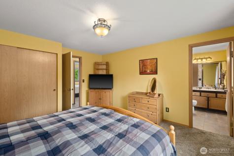 904 214th Place SW Lynnwood WA 98036