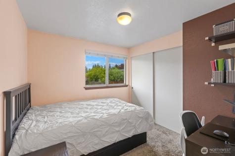 904 214th Place SW Lynnwood WA 98036