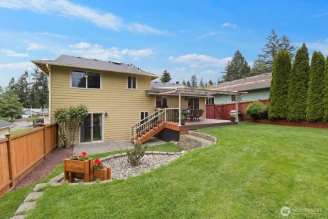 904 214th Place SW Lynnwood WA 98036