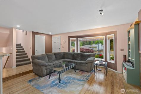 904 214th Place SW Lynnwood WA 98036