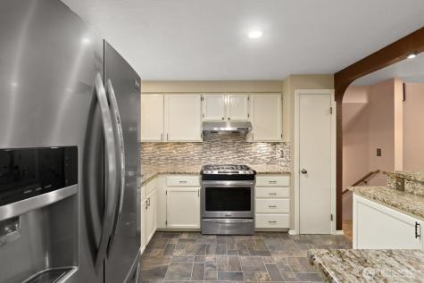 904 214th Place SW Lynnwood WA 98036