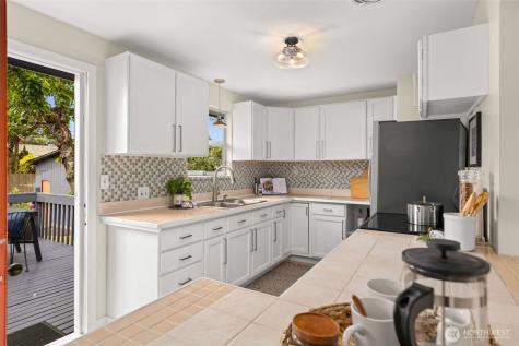 10417 17th Avenue SW Seattle WA 98146