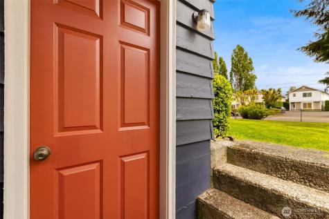 10417 17th Avenue SW Seattle WA 98146