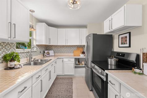 10417 17th Avenue SW Seattle WA 98146