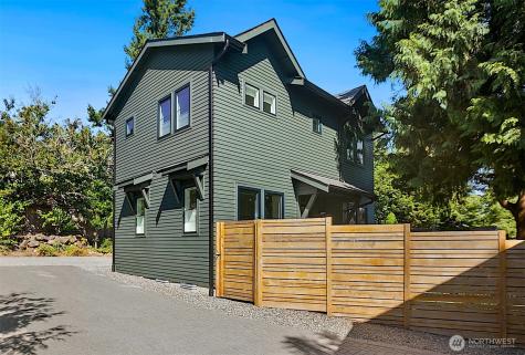 10421 41st Avenue SW Seattle WA 98146