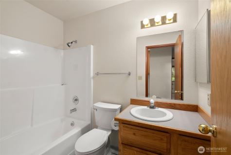 7983 NE Walden Lane Bainbridge Island WA 98110