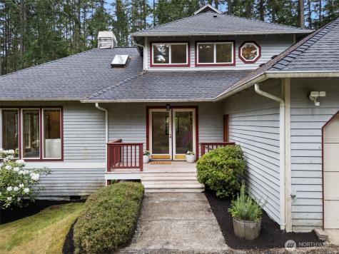 7983 NE Walden Lane Bainbridge Island WA 98110