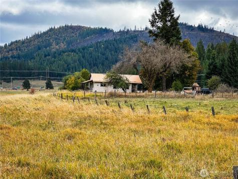 320871 Highway 2 Newport WA 99156