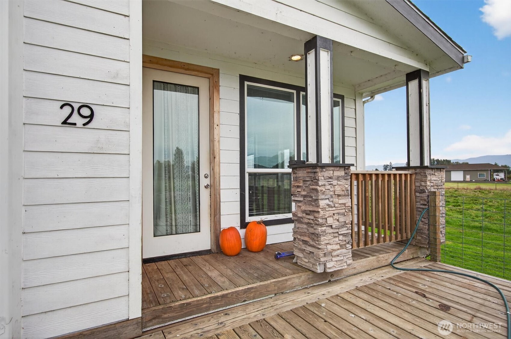 29 Little Island Lane Cathlamet WA 98612