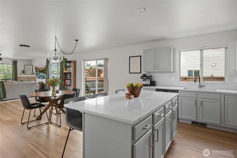 1498 NW 5th Avenue Oak Harbor WA 98277