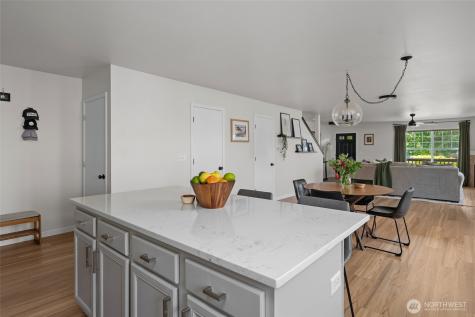 1498 NW 5th Avenue Oak Harbor WA 98277