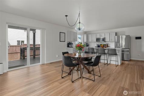 1498 NW 5th Avenue Oak Harbor WA 98277