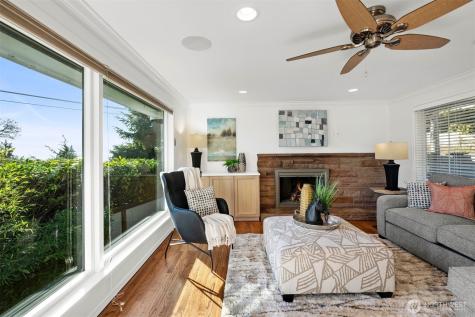 15612 38th Avenue NE Lake Forest Park WA 98155