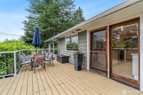 15612 38th Avenue NE Lake Forest Park WA 98155