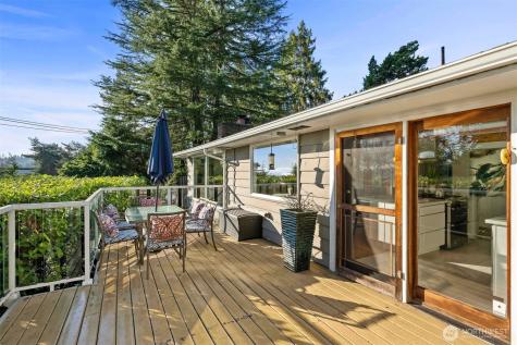 15612 38th Avenue NE Lake Forest Park WA 98155