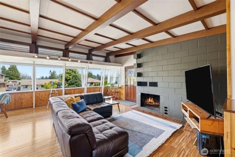 4826 Delaware Avenue Everett WA 98203