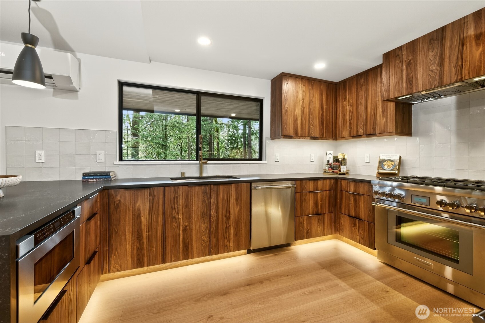 22016 Vine Road Brier WA 98036
