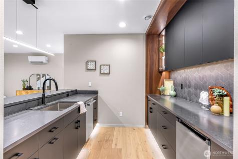 404 Willow Road Place Bellingham WA 98226