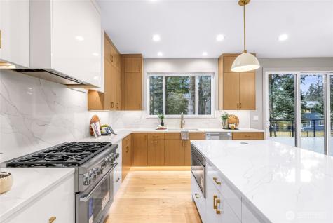 404 Willow Road Place Bellingham WA 98226
