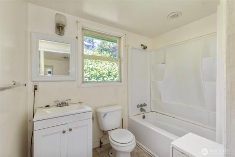 26304 Bannister Street NE Kingston WA 98346