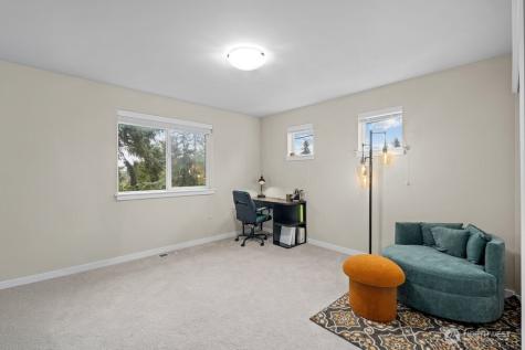 8609 244th Street SW Edmonds WA 98026