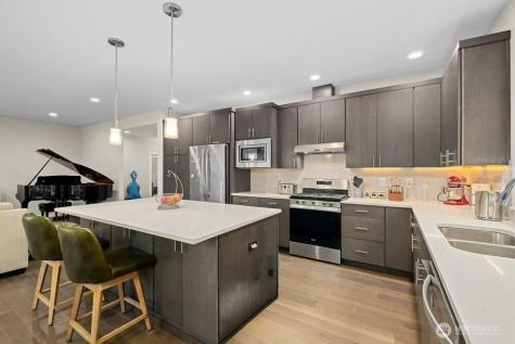 8609 244th Street SW Edmonds WA 98026